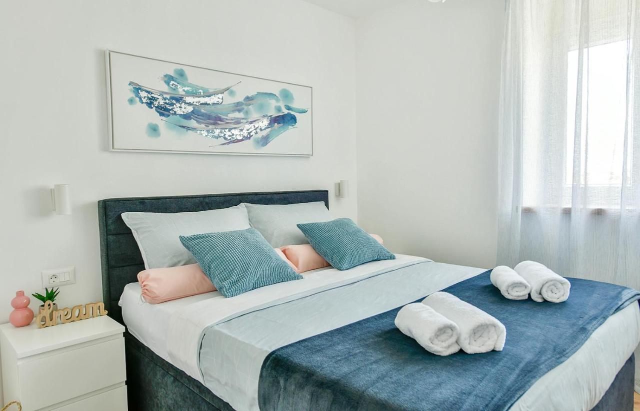 Apartment Aura Poreč Dış mekan fotoğraf