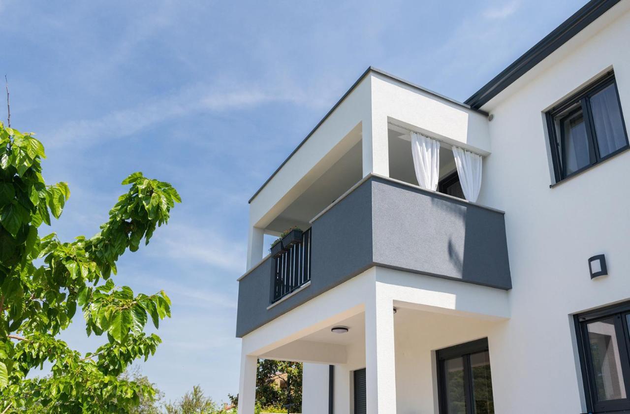 Apartment Aura Poreč Dış mekan fotoğraf