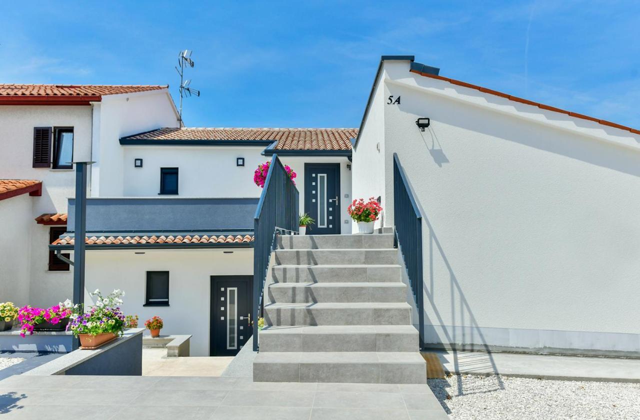 Apartment Aura Poreč Dış mekan fotoğraf