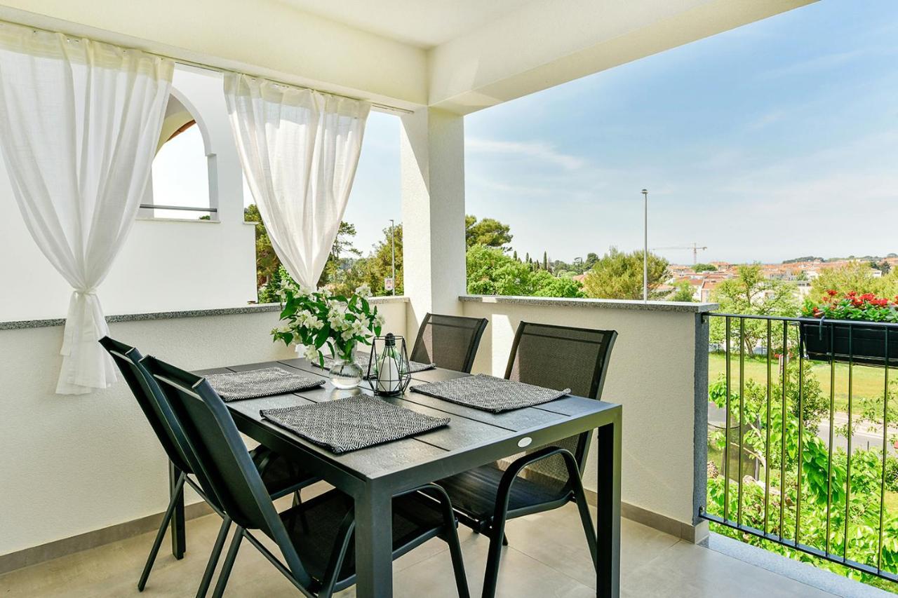 Apartment Aura Poreč Dış mekan fotoğraf